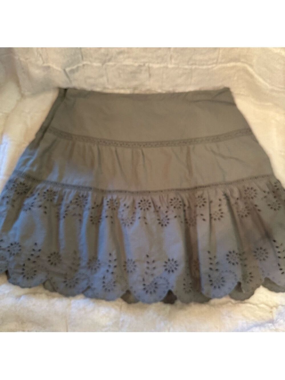 AMERICAN EAGLE Tiered Floral Eyelet Skirt. Size 4. Tie Waist. Lace/Eyelet. - Picture 8 of 10